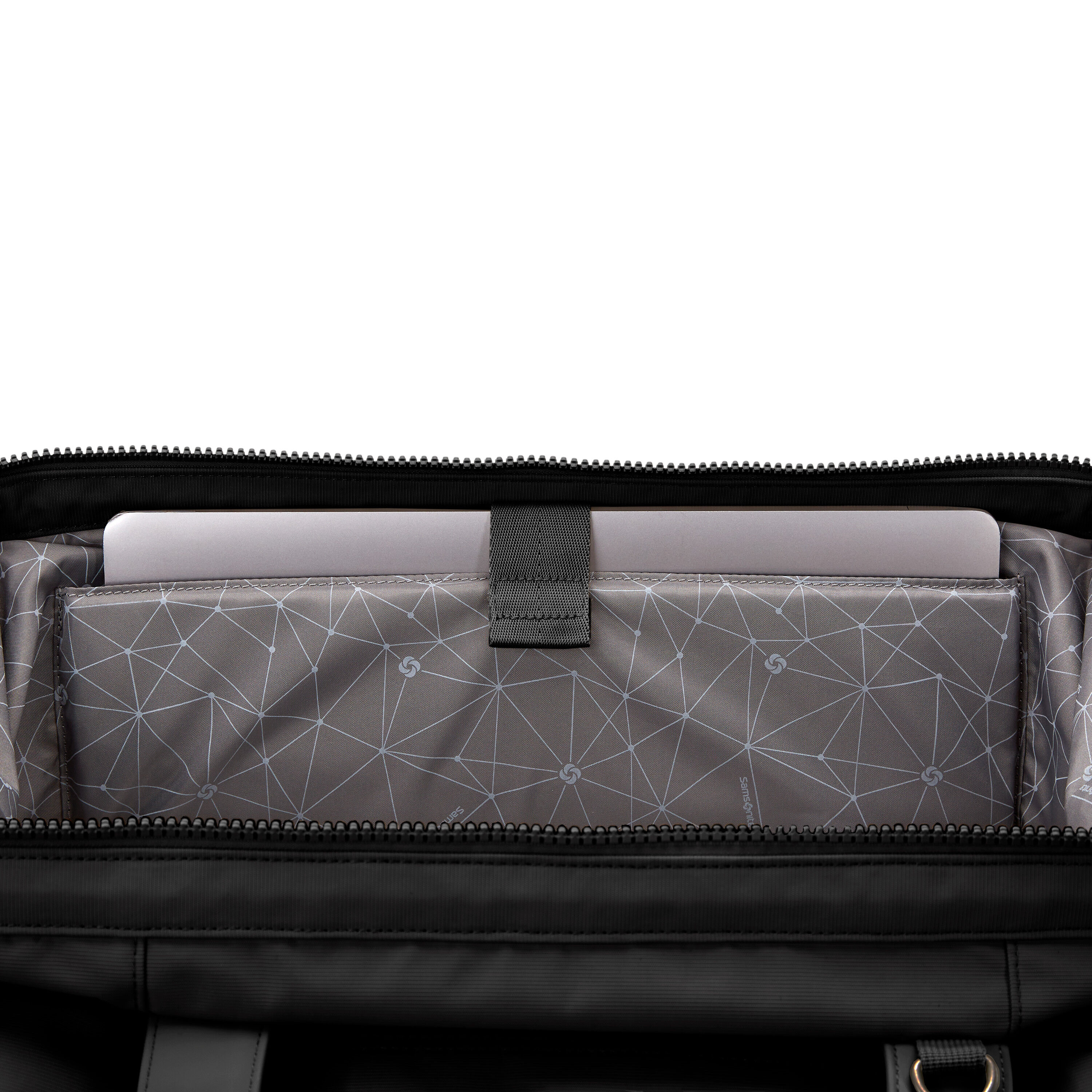 Better Than Basic Weekender in the color Black. image number 3