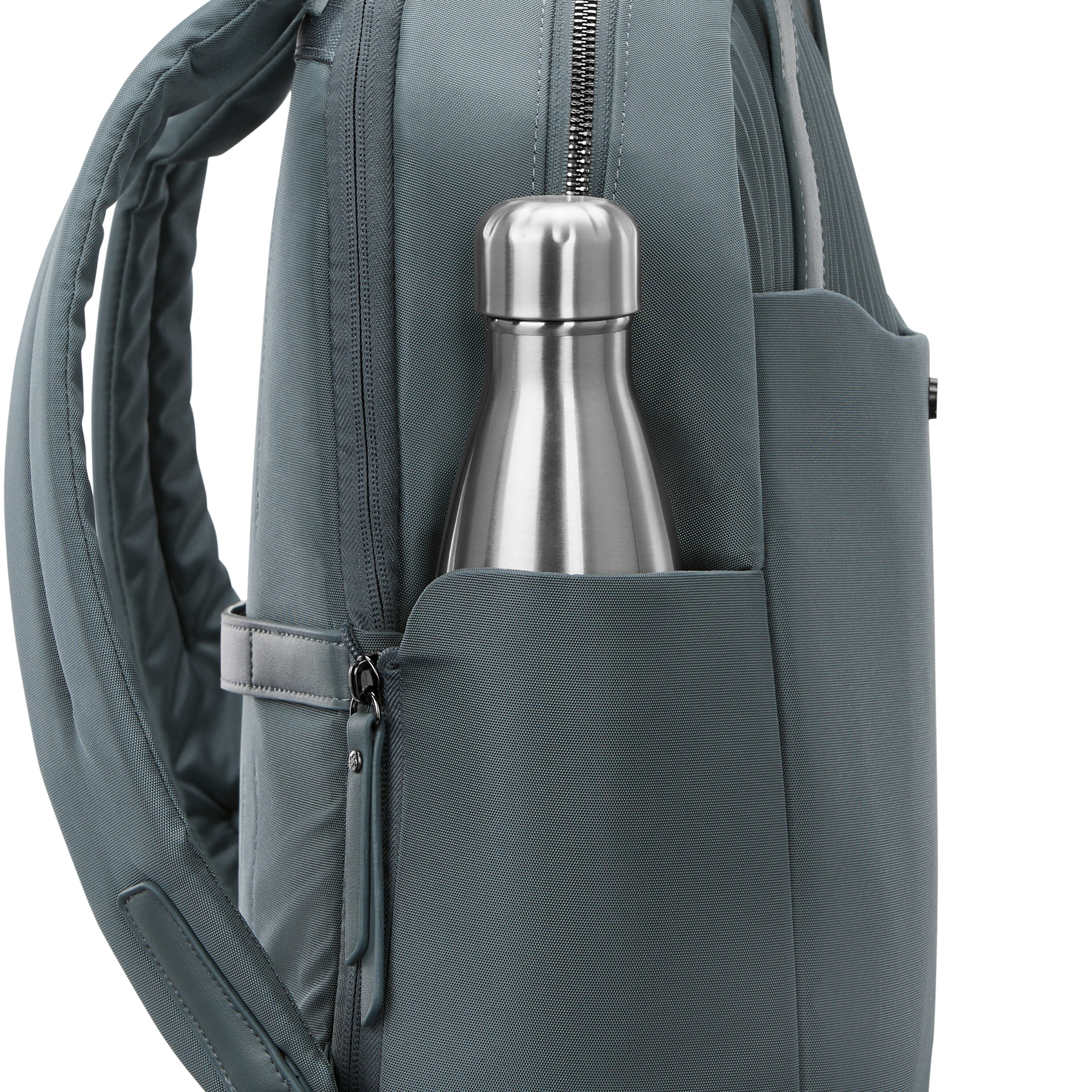 Silhouette 18 Women's Backpack in the color Deep Navy. image number 4