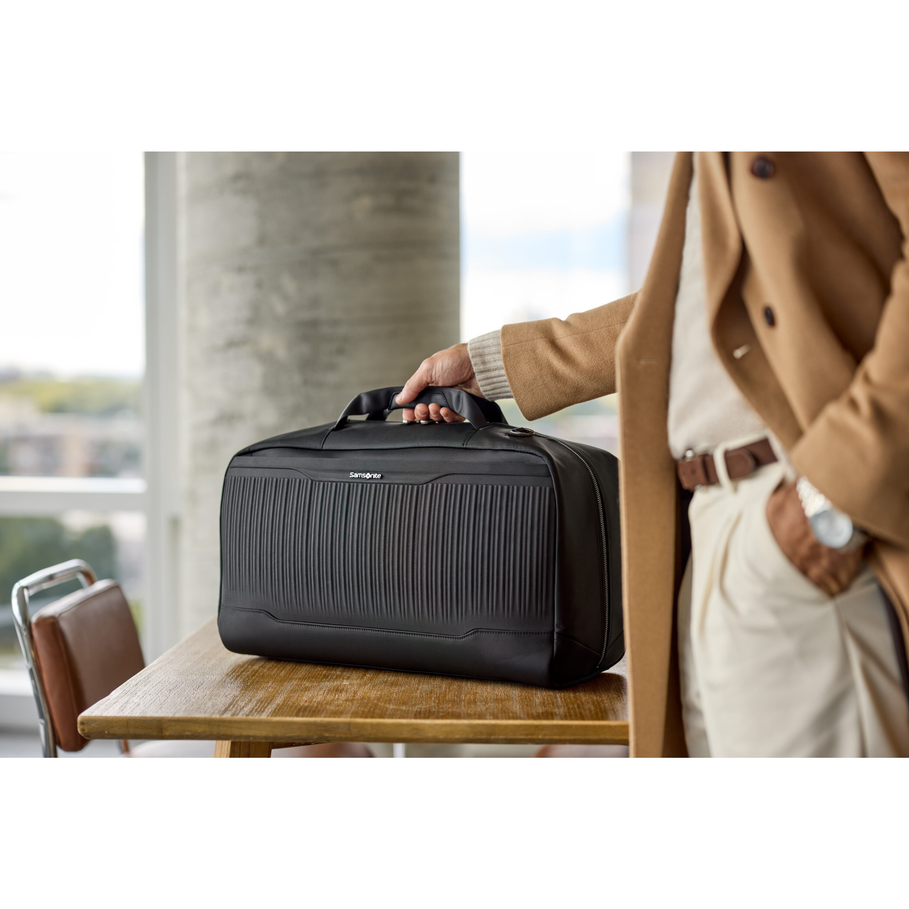 Silhouette 18 Travel Duffel in the color Black. image number 9