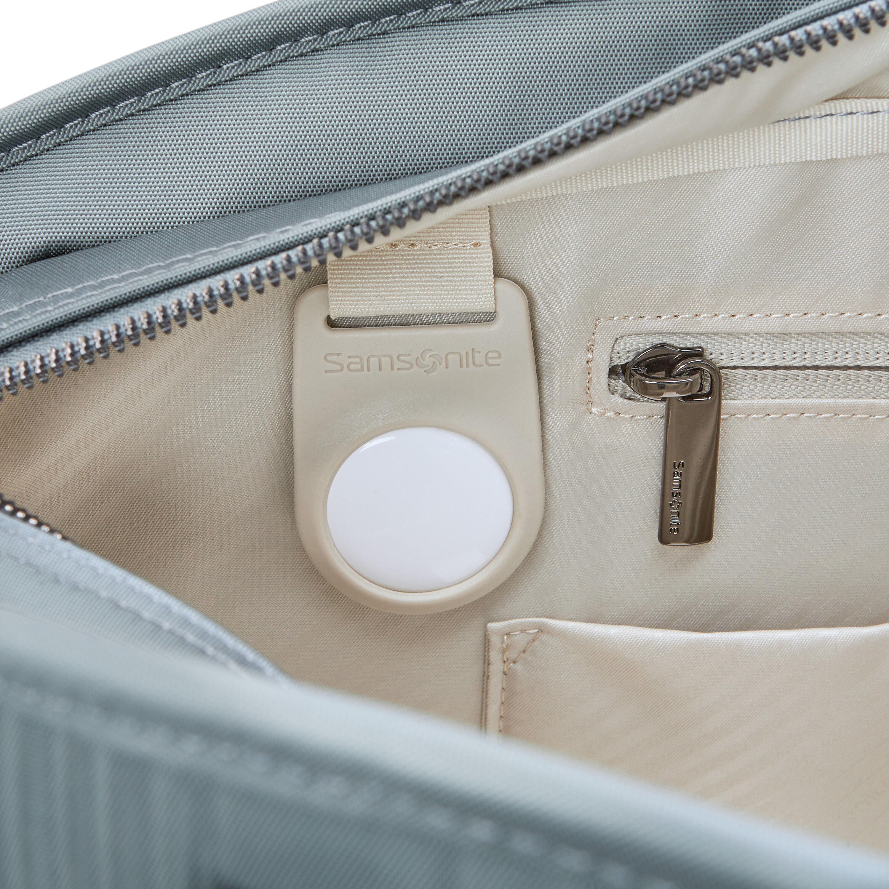 Silhouette 18 Women's Tote in the color Slate Blue. image number 5