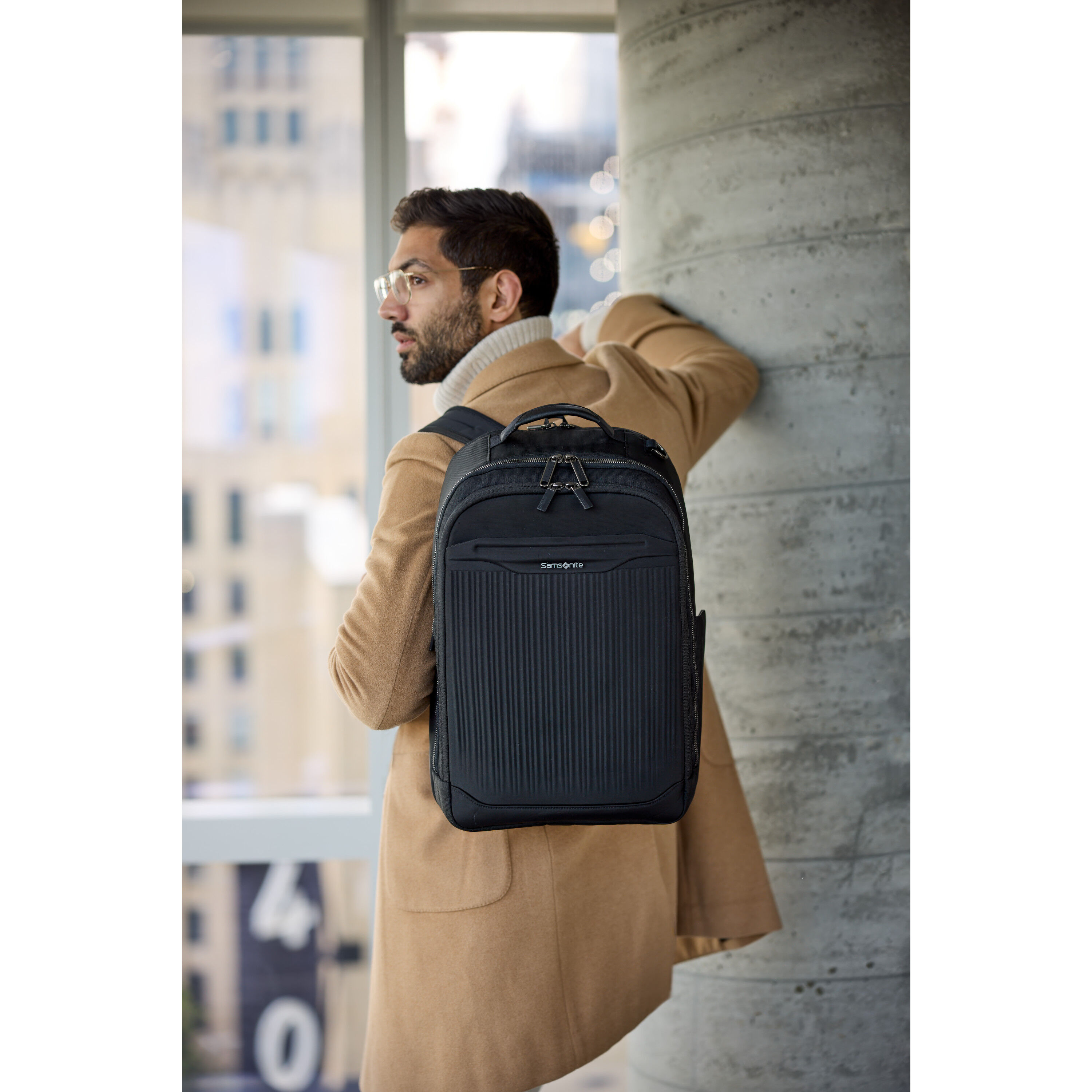Silhouette 18 Classic Backpack in the color Black. image number 9