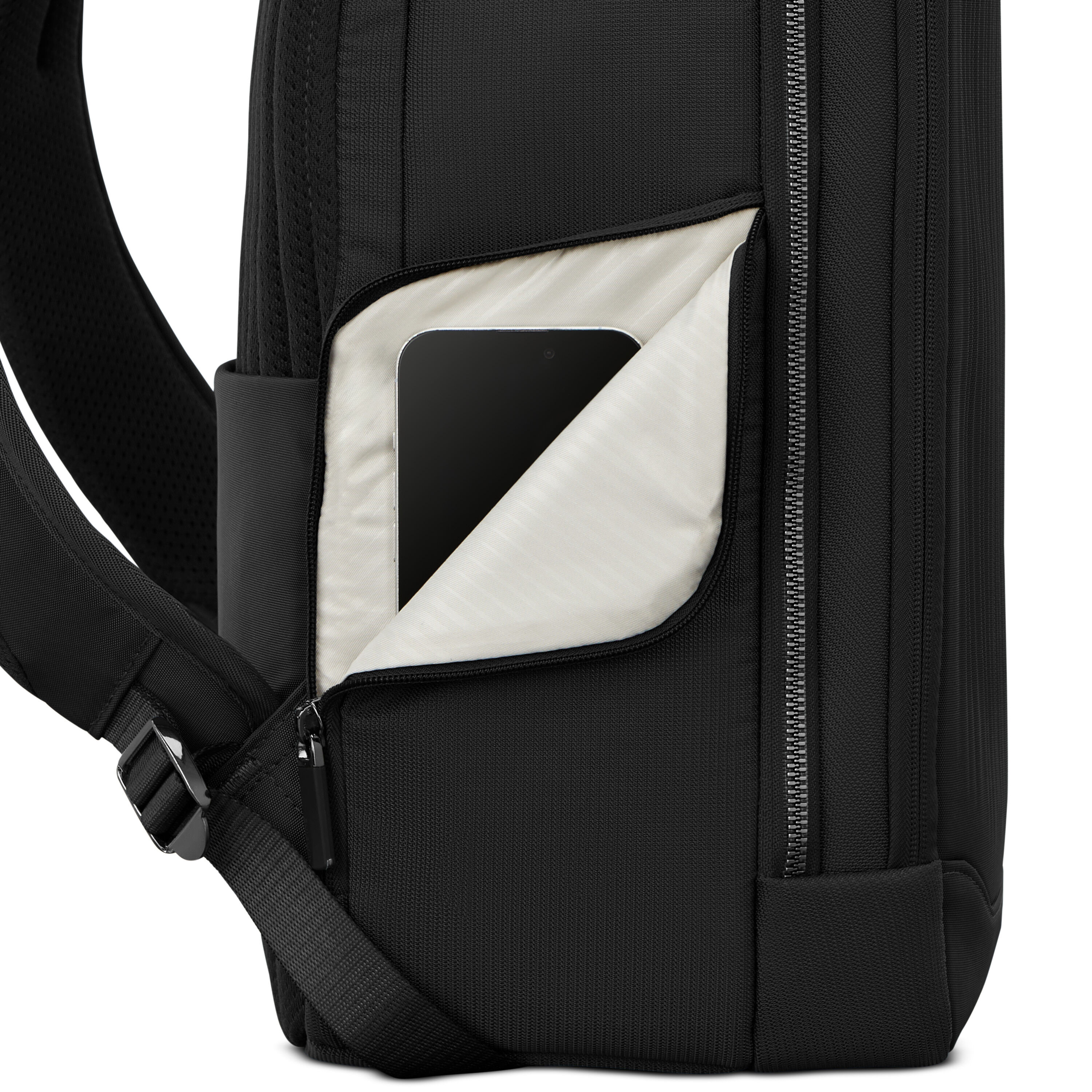 Silhouette 18 Classic Backpack in the color Black. image number 4